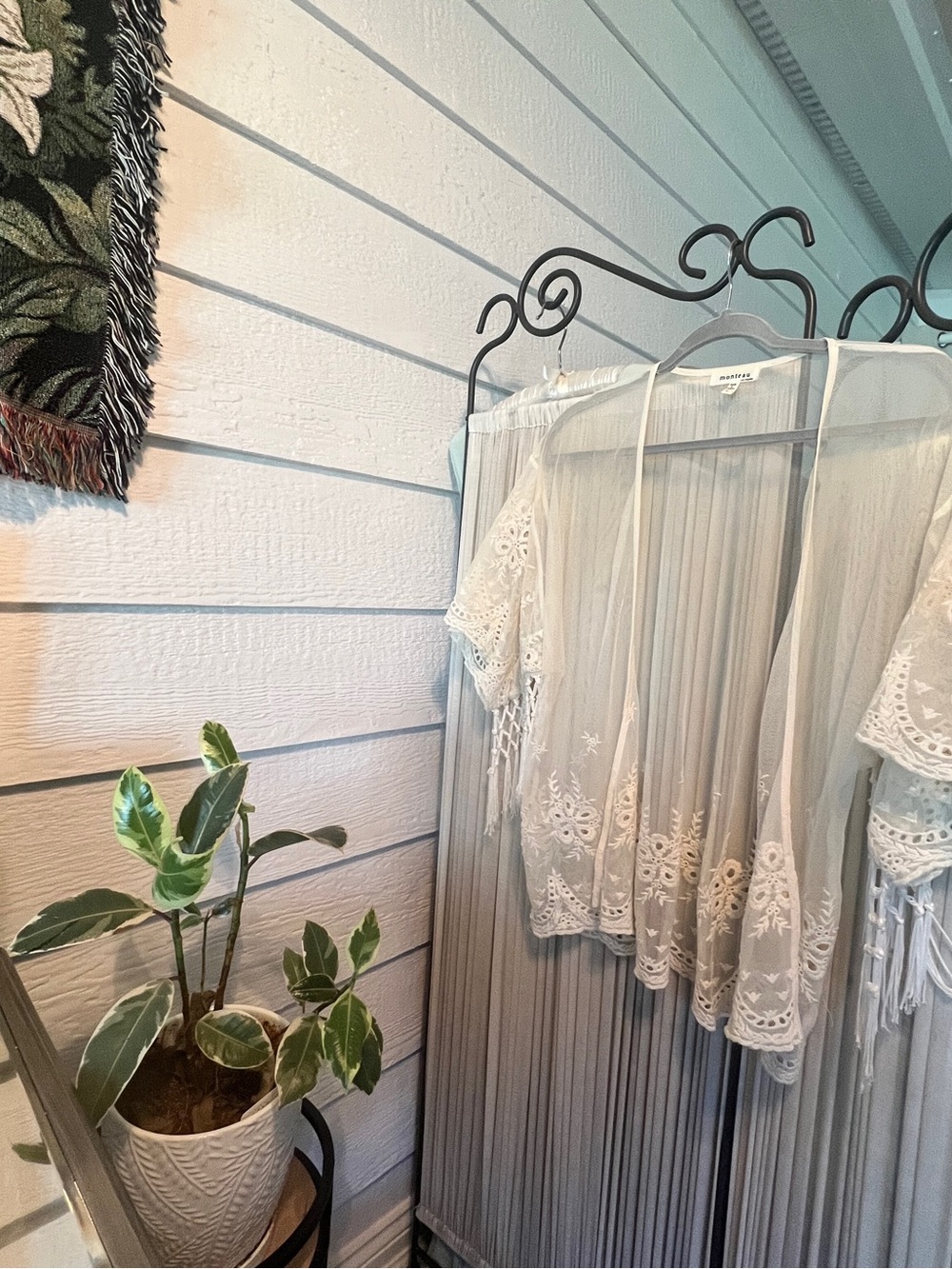 Monteau Cream Shawl/Kimono